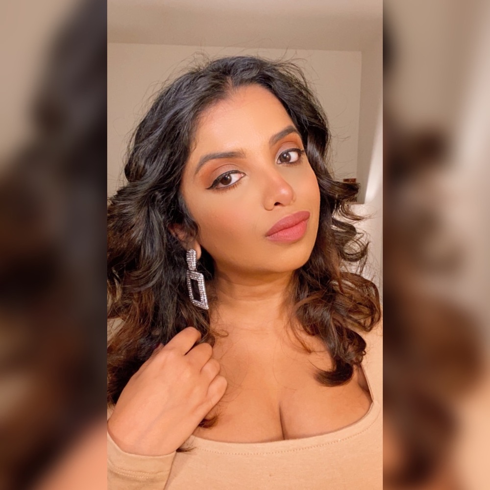 Meet your Posher, Ayesha